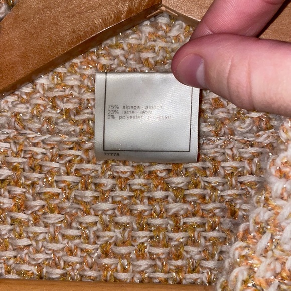 AUTHENTIC Chanel jacket in alpaca, wool, and polyester size FR 42 - Picture 3 of 7